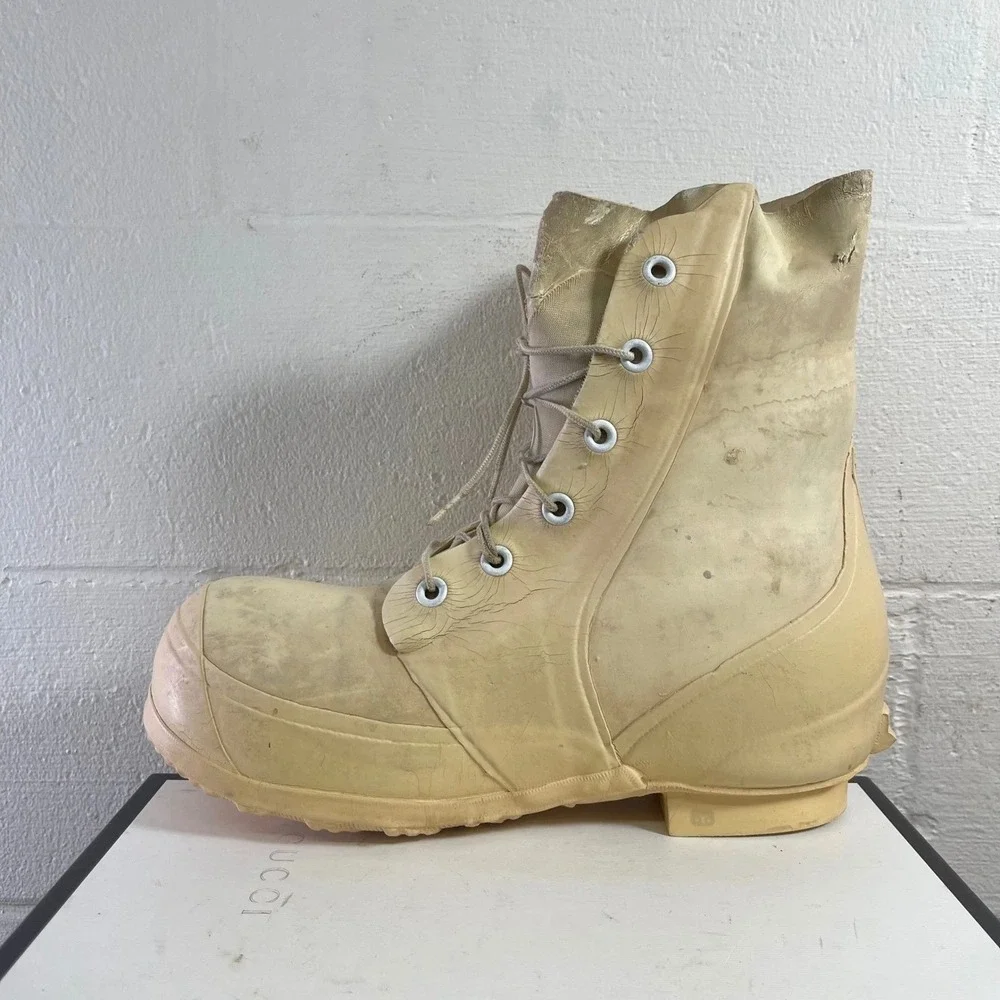Bata vintage military